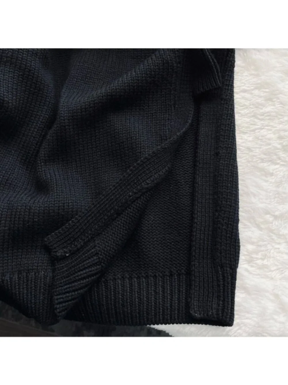 LULULEMON Women’s Black Knit Sweater Side Vented Crewneck D10